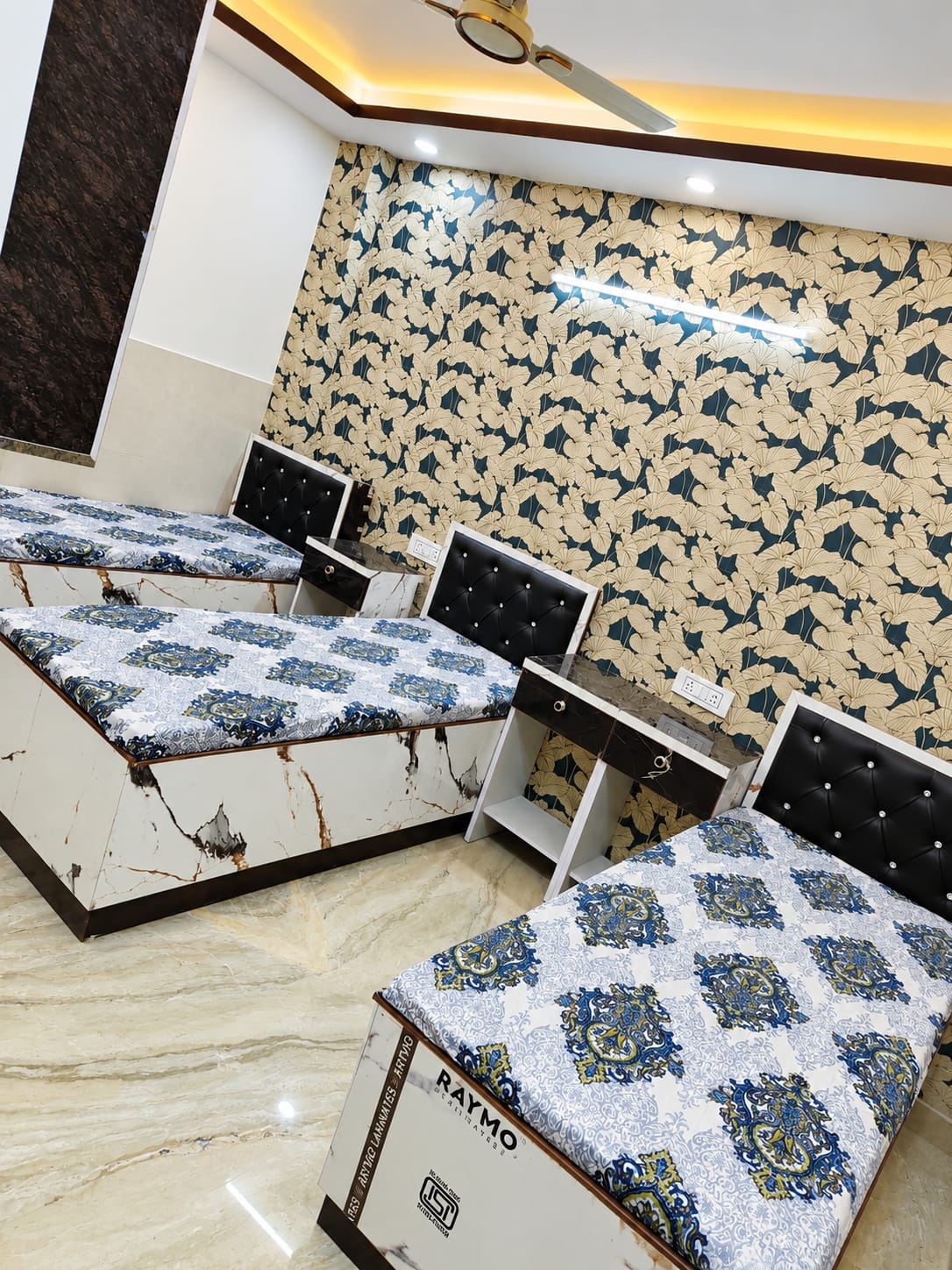 Comfortable Girls PG Room in Laxmi Nagar